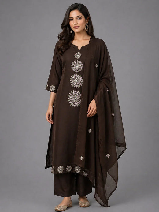 Plus Size – Fashion That Celebrates Every Hue of You